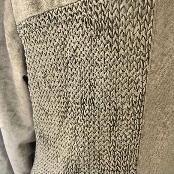 Brenda Goode brand green crushed velvet feel unique jacket in size Large - Picture 4 of 8